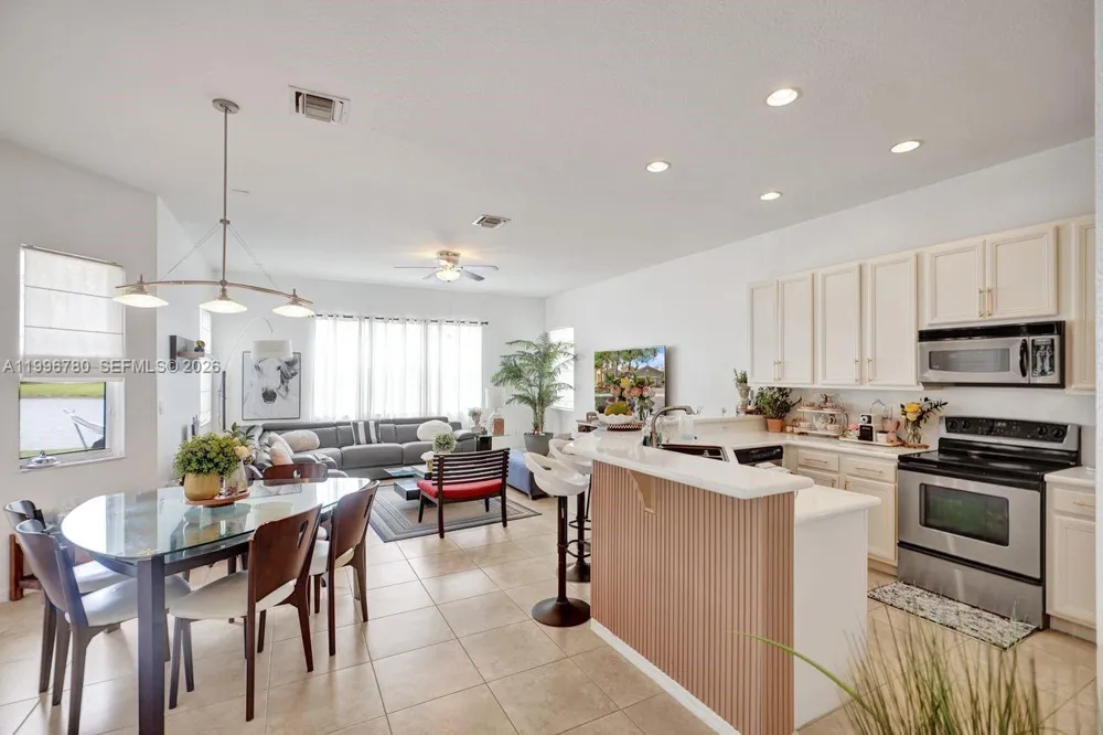 3982 W Whitewater Ave Weston, FL 33332