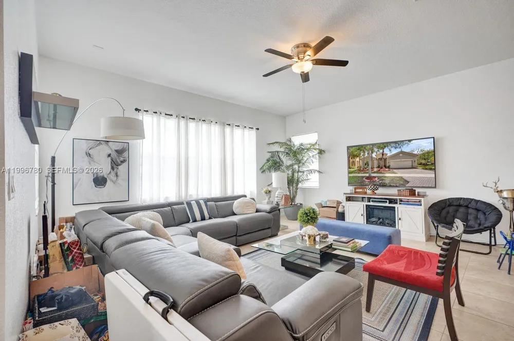 3982 W Whitewater Ave Weston, FL 33332