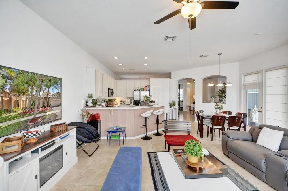 3982 W Whitewater Ave Weston, FL 33332