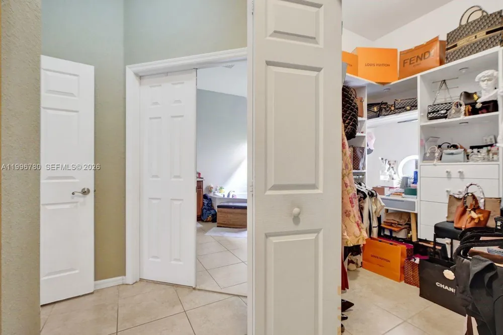 3982 W Whitewater Ave Weston, FL 33332