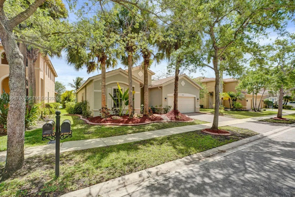 3982 W Whitewater Ave Weston, FL 33332