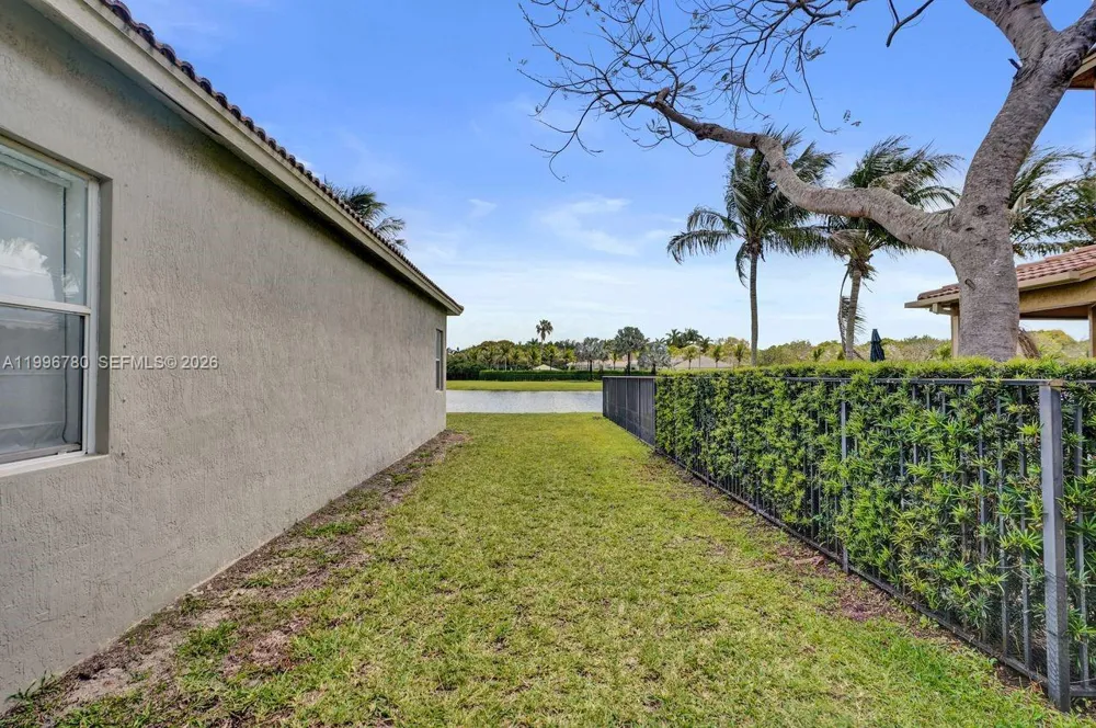 3982 W Whitewater Ave Weston, FL 33332