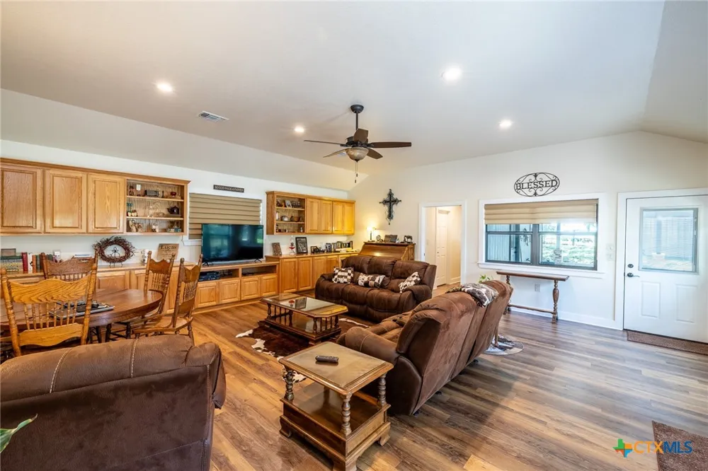 6589 State Highway 304 Harwood, TX 78632