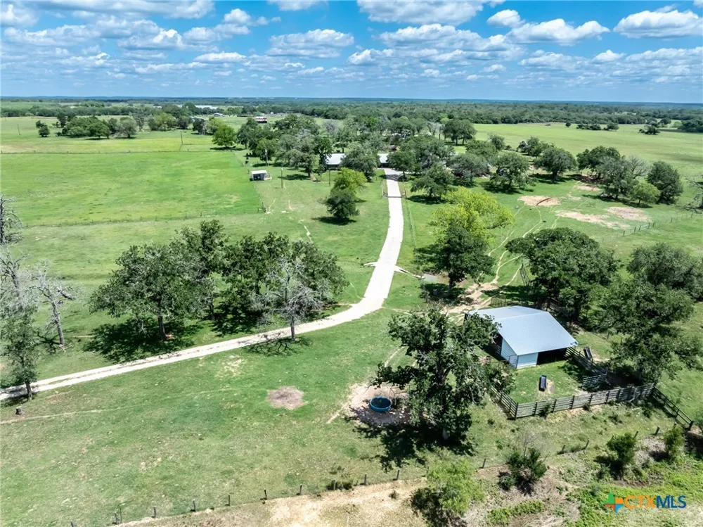 6589 State Highway 304 Harwood, TX 78632