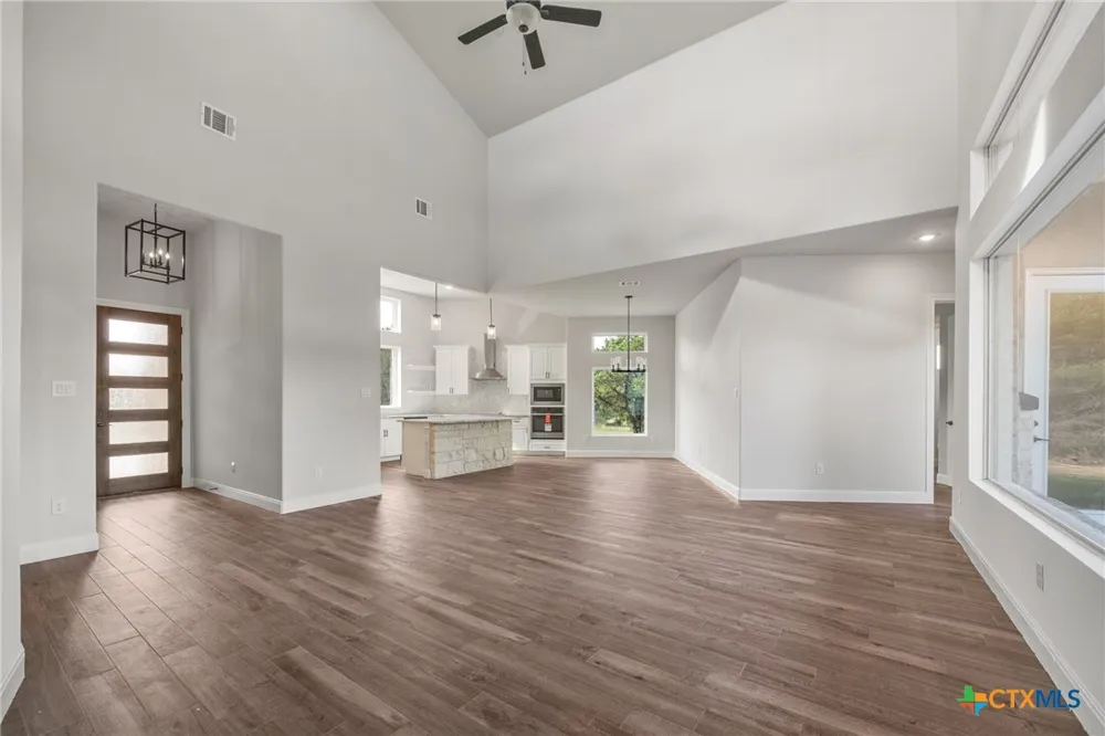 118 Cap Rock Horseshoe Bay, TX 78657