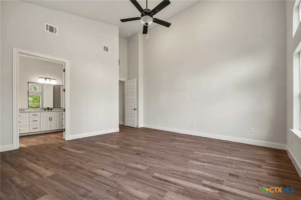118 Cap Rock Horseshoe Bay, TX 78657