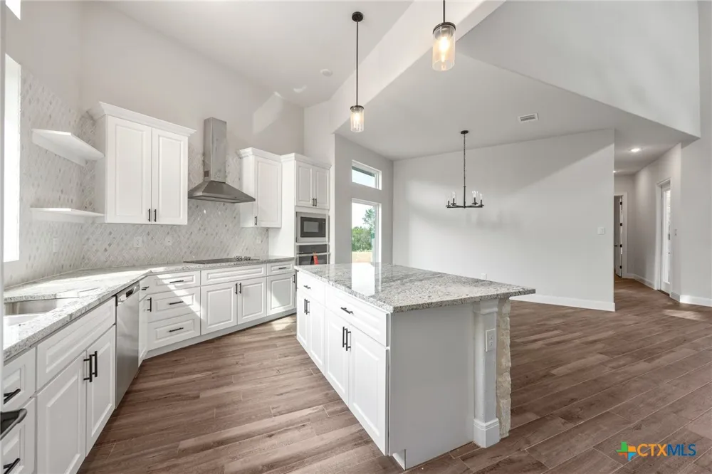 118 Cap Rock Horseshoe Bay, TX 78657