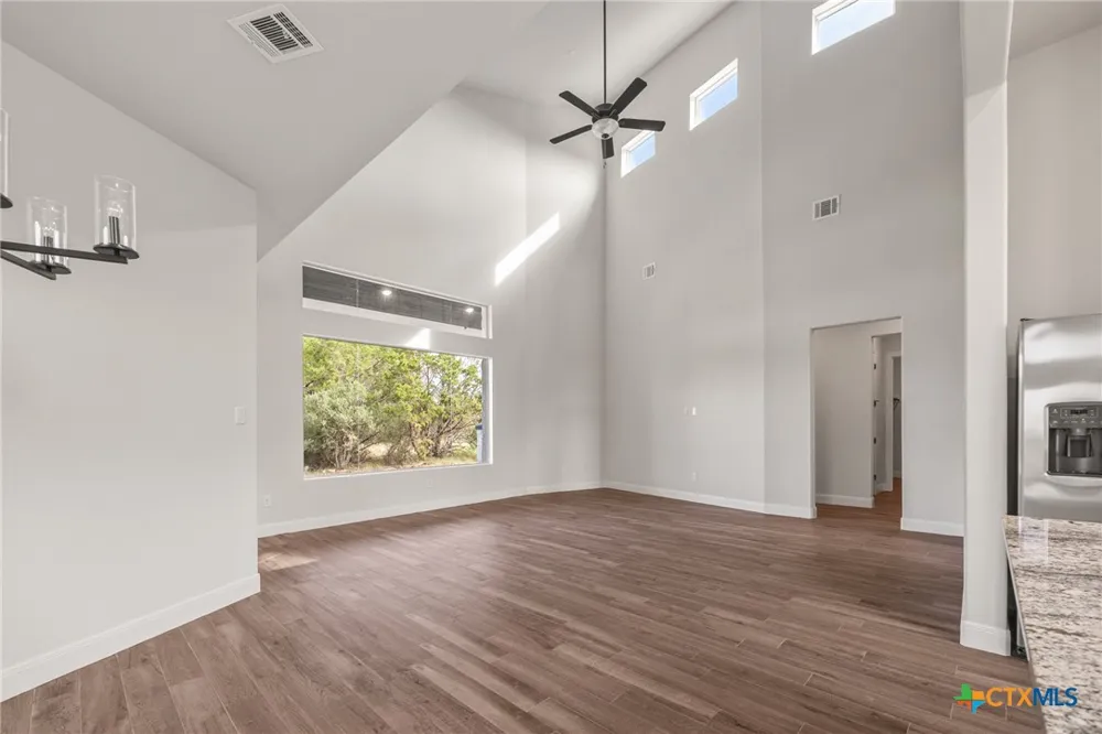 118 Cap Rock Horseshoe Bay, TX 78657