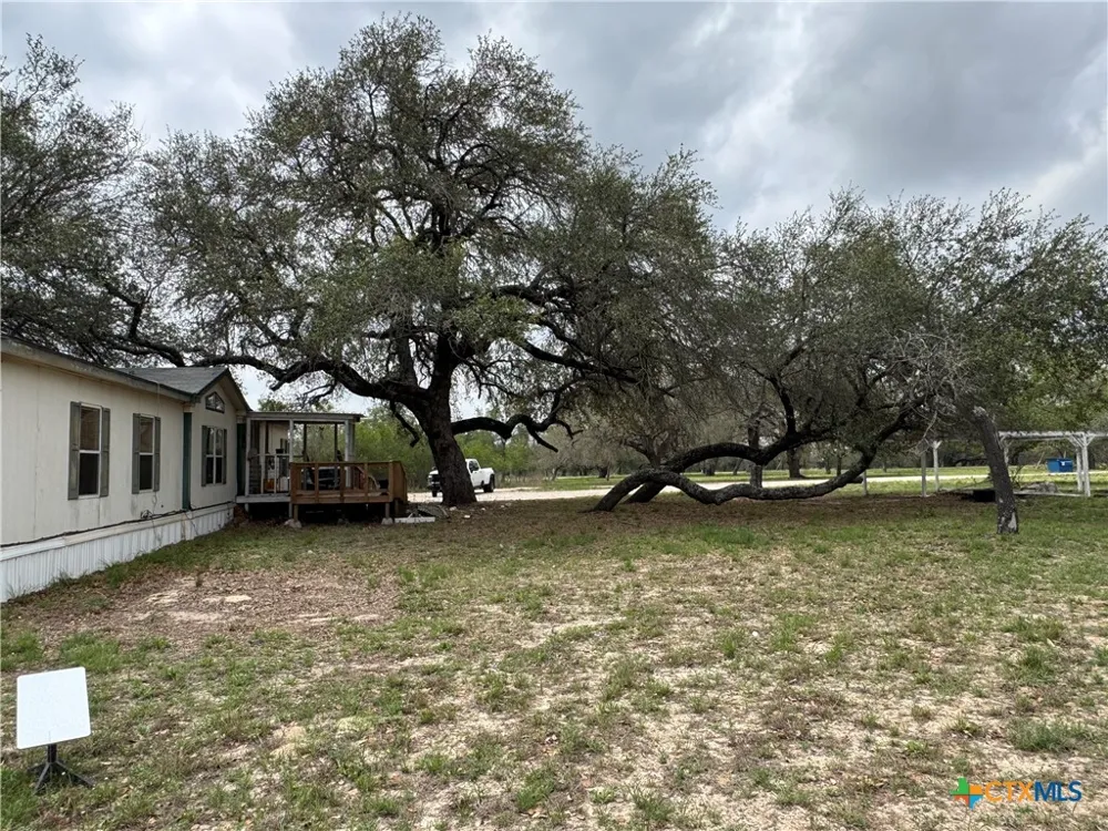 263 County Road 7812 Natalia, TX 78059