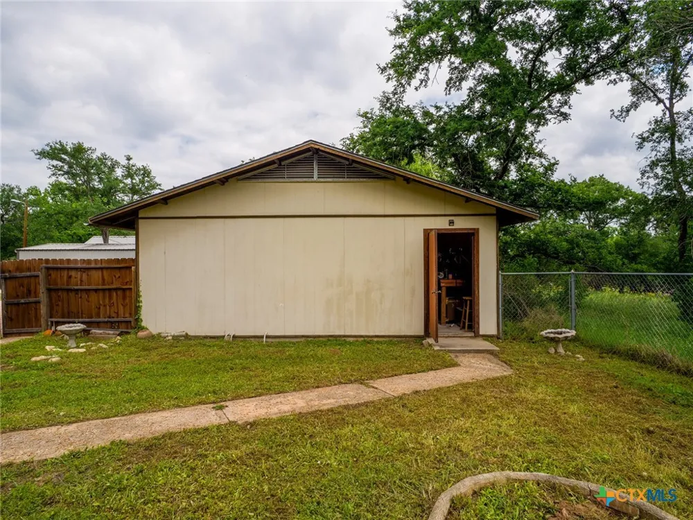 332 Panorama Buchanan Dam, TX 78609