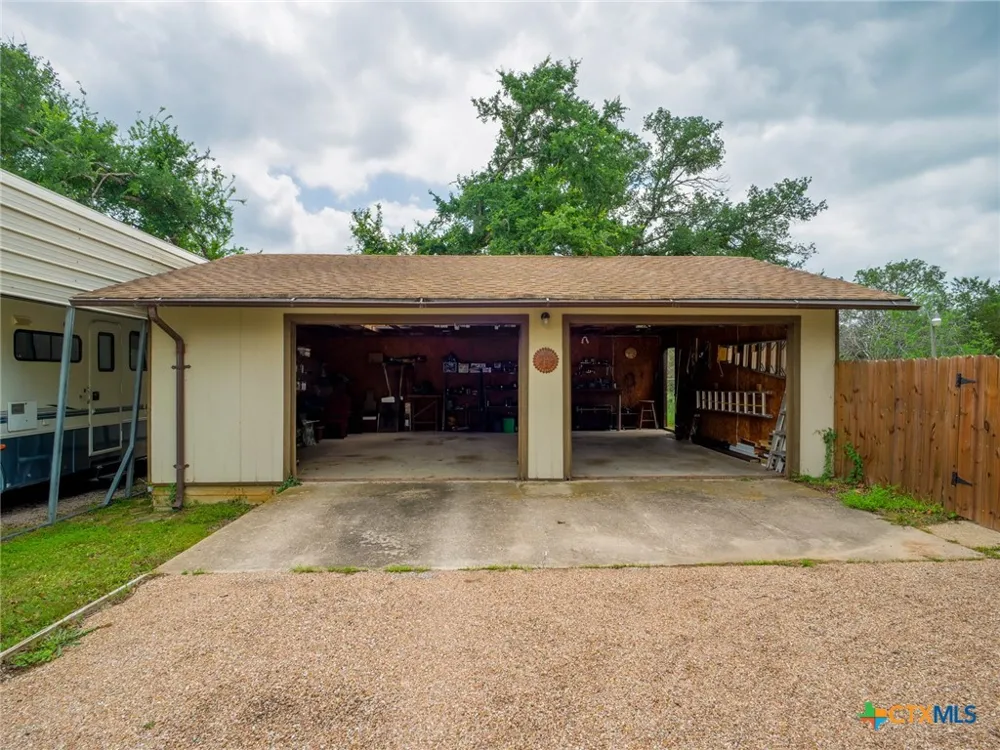 332 Panorama Buchanan Dam, TX 78609