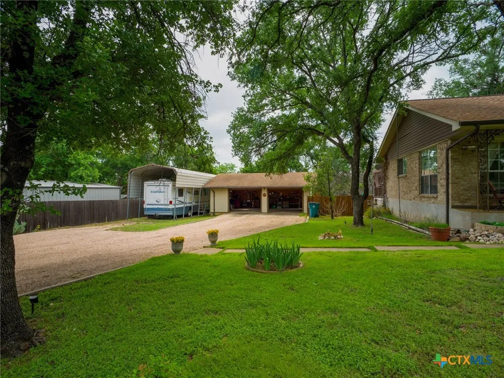 332 Panorama Buchanan Dam, TX 78609