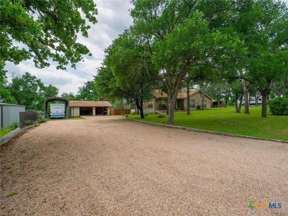 332 Panorama Buchanan Dam, TX 78609