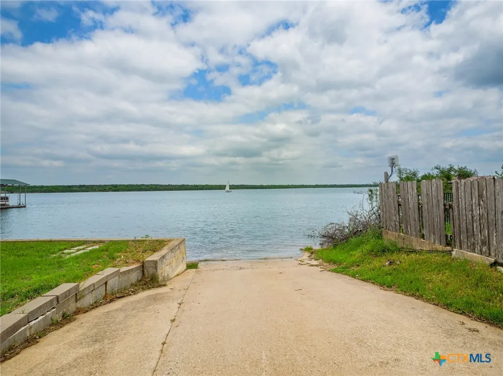 332 Panorama Buchanan Dam, TX 78609