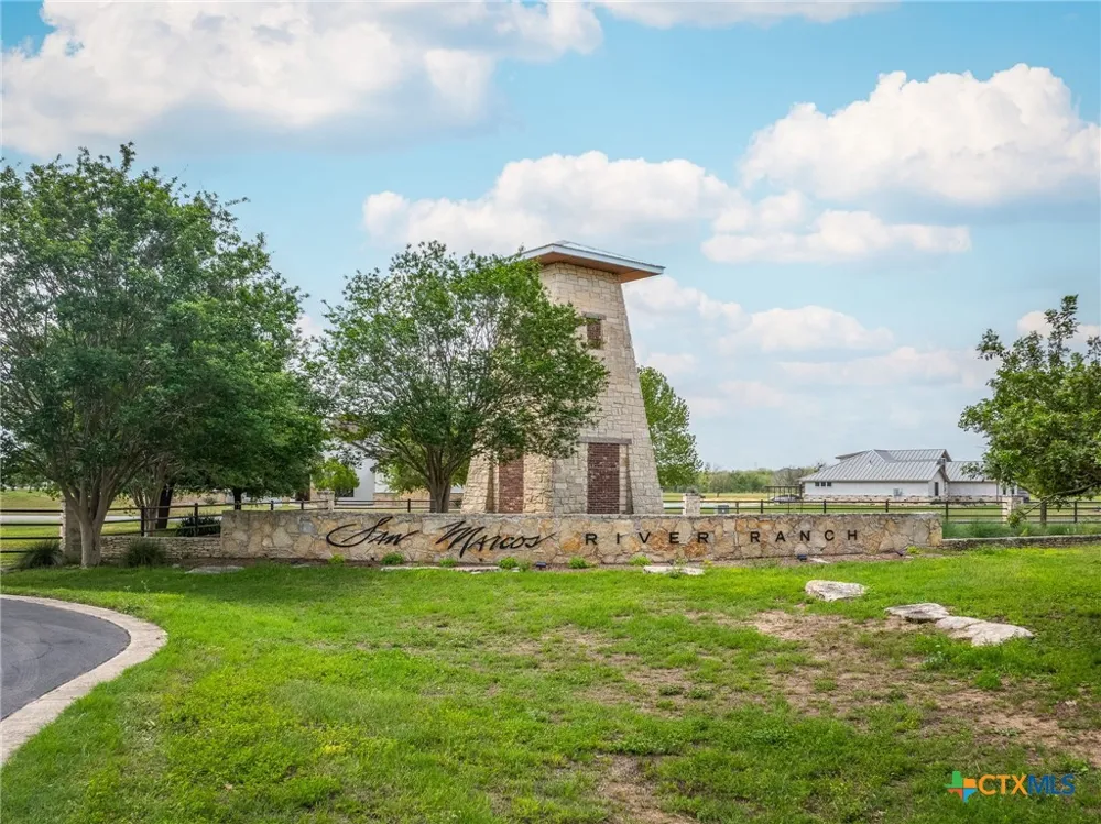 114 River Ranch Circle Martindale, TX 78655