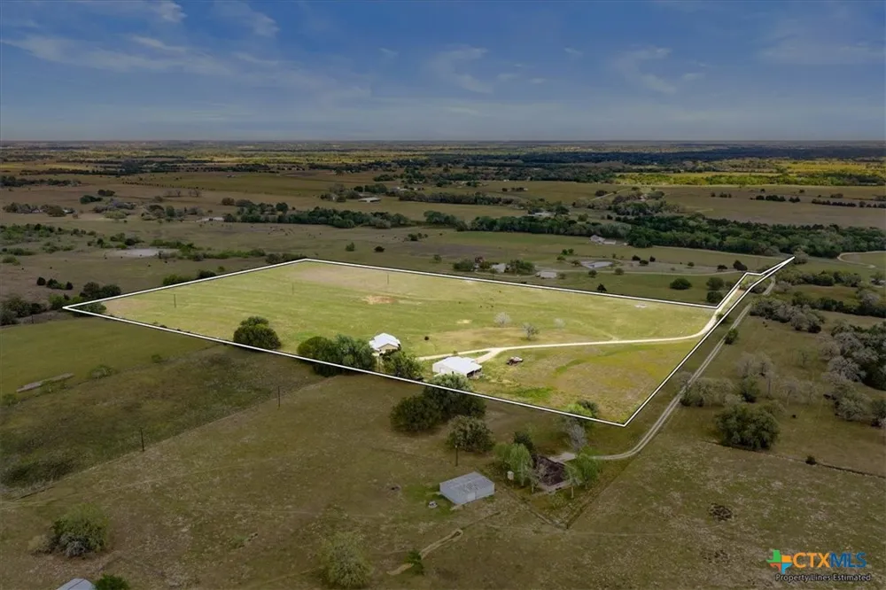98 County Road 957b Schulenburg, TX 78956