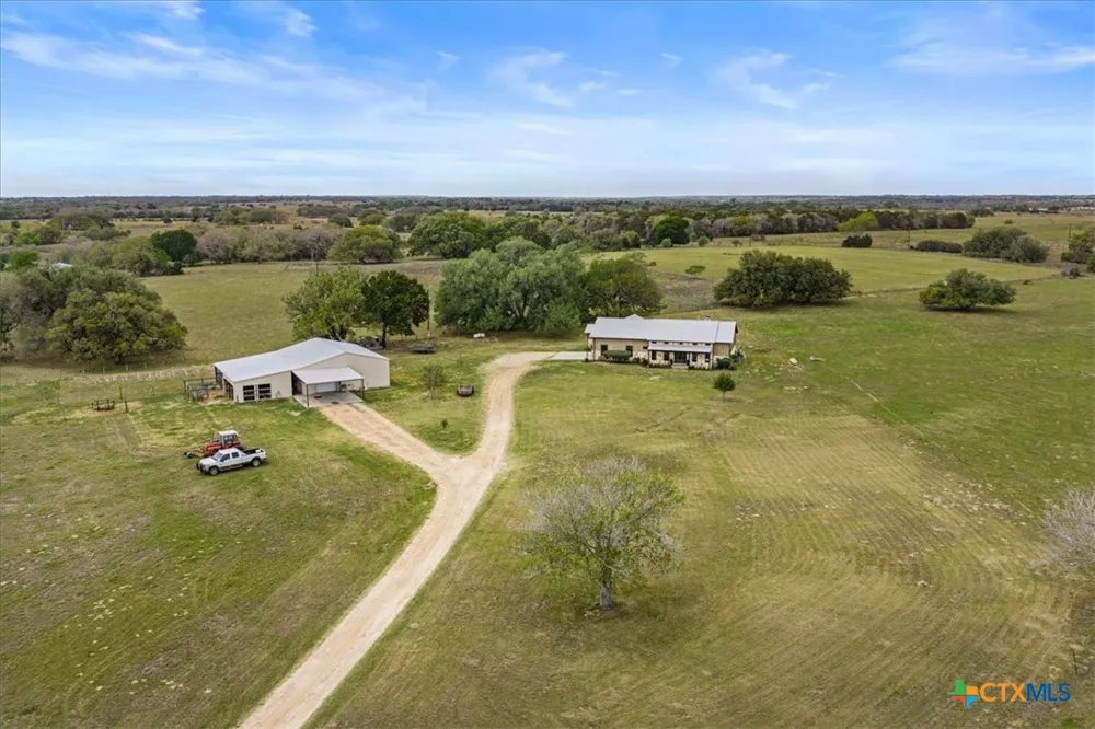 98 County Road 957b Schulenburg, TX 78956