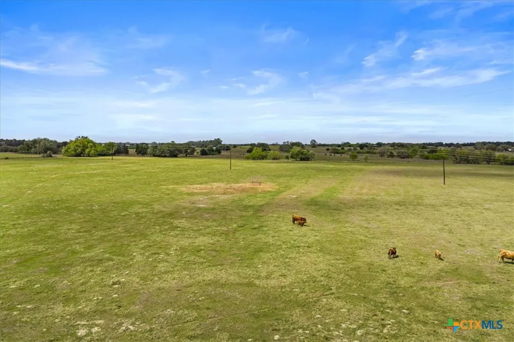 98 County Road 957b Schulenburg, TX 78956