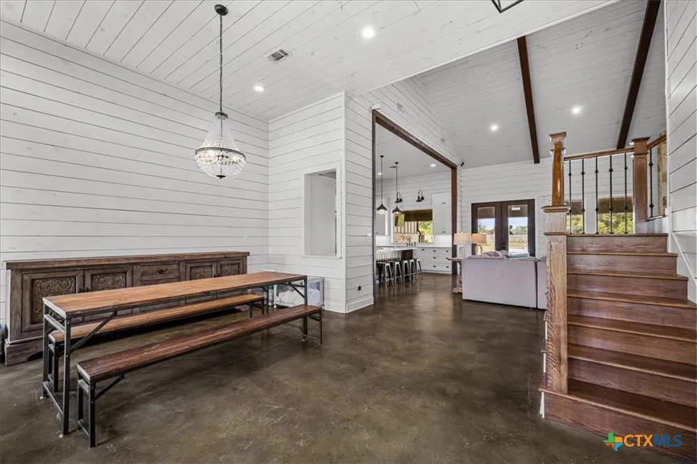 98 County Road 957b Schulenburg, TX 78956