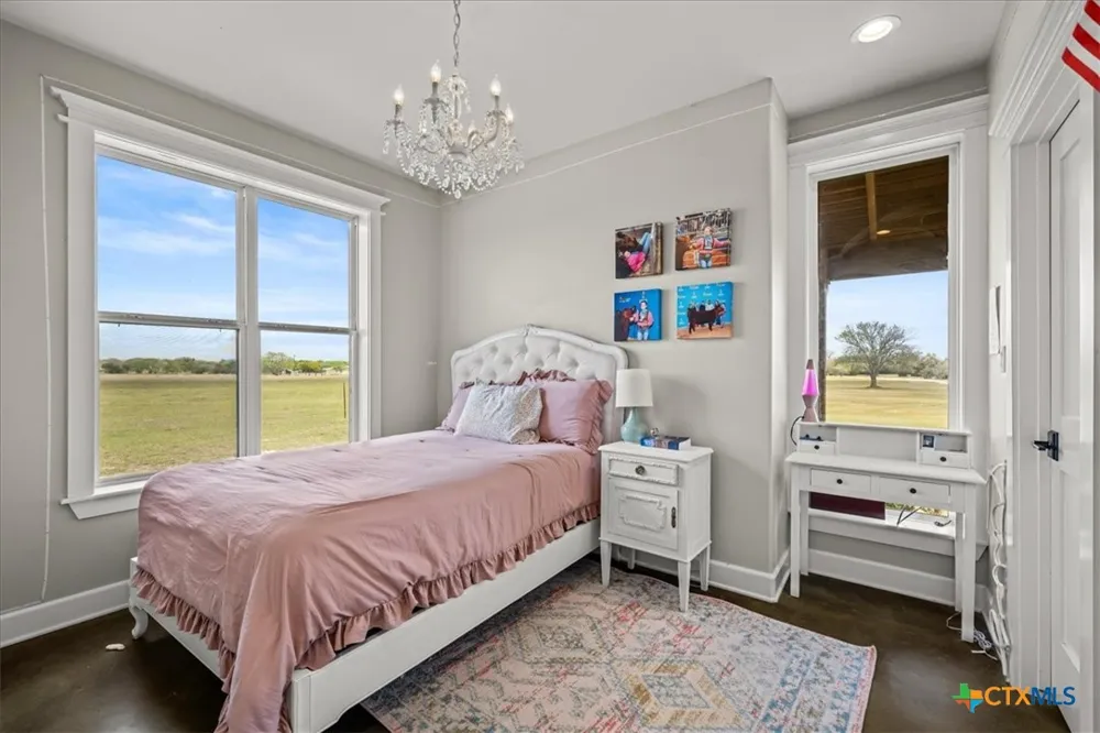 98 County Road 957b Schulenburg, TX 78956