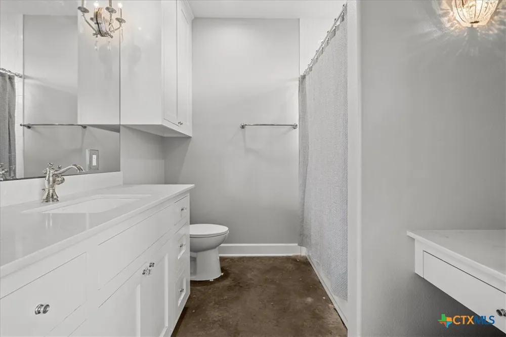 98 County Road 957b Schulenburg, TX 78956