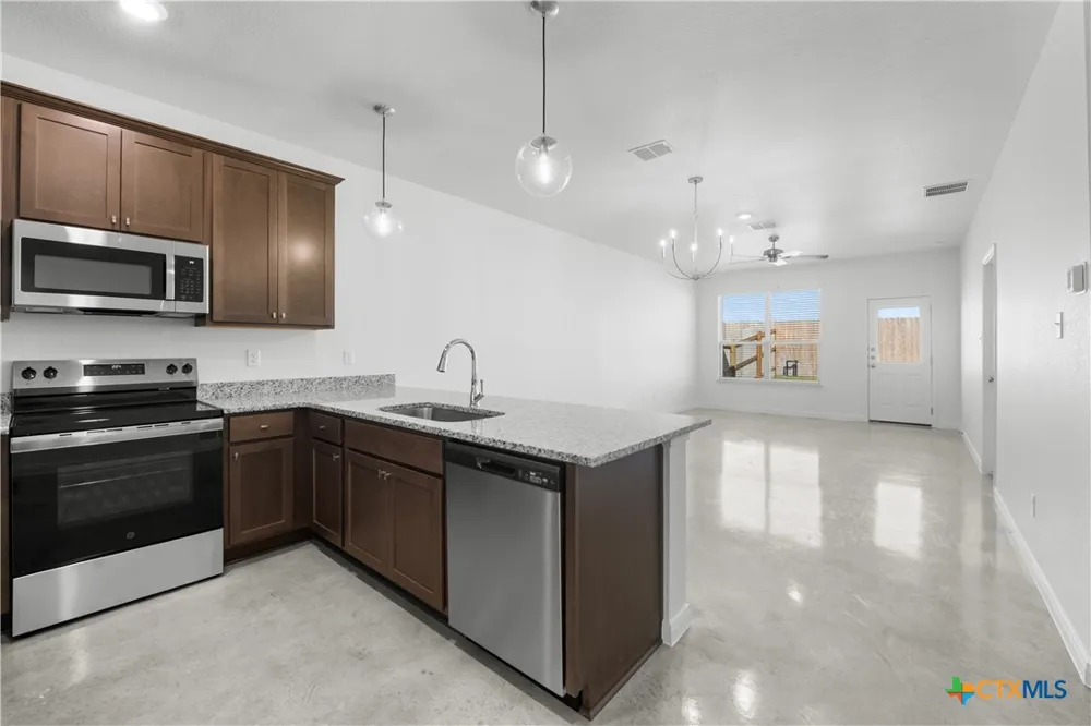 643 Pacific Crest Trail Copperas Cove, TX 76522