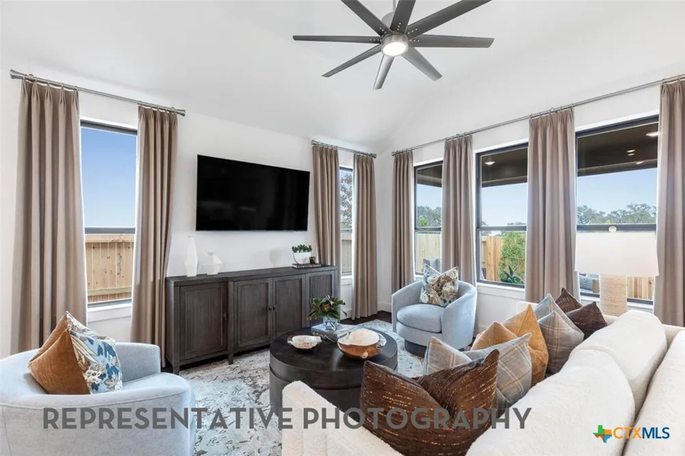 2585 High Ground San Antonio, TX 78245