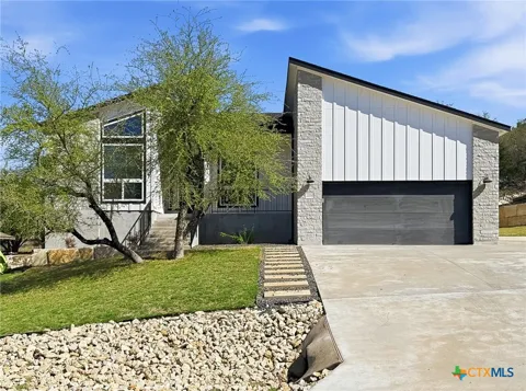 21100 Niagara Cove