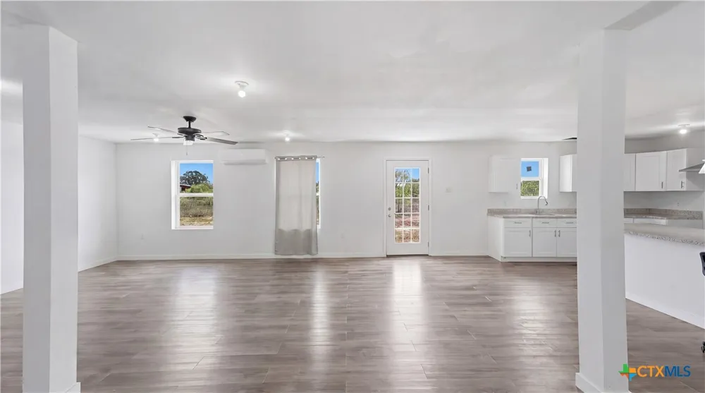 950 Highsmith Road Luling, TX 78648