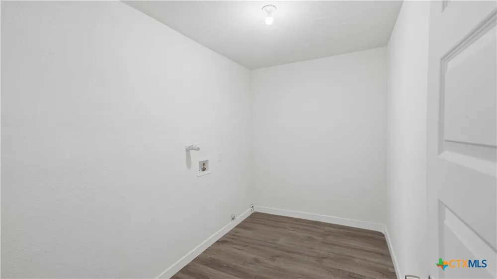 950 Highsmith Road Luling, TX 78648