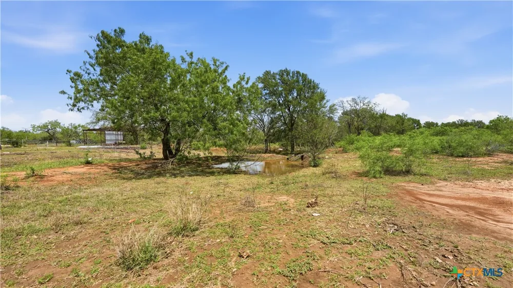 950 Highsmith Road Luling, TX 78648
