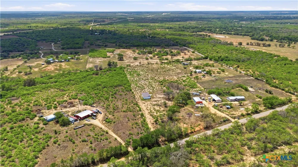 950 Highsmith Road Luling, TX 78648