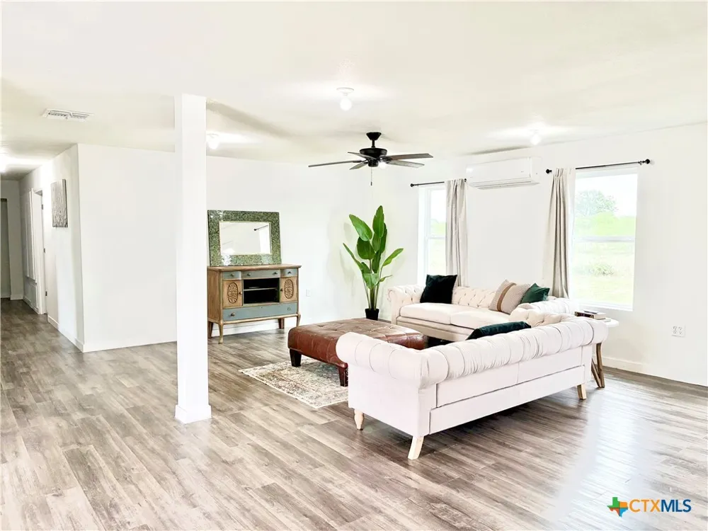950 Highsmith Road Luling, TX 78648