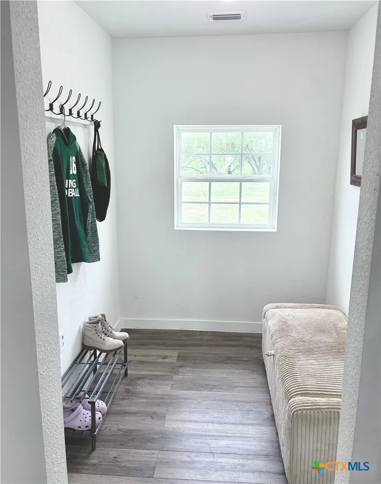 950 Highsmith Road Luling, TX 78648