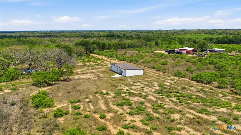 950 Highsmith Road Luling, TX 78648
