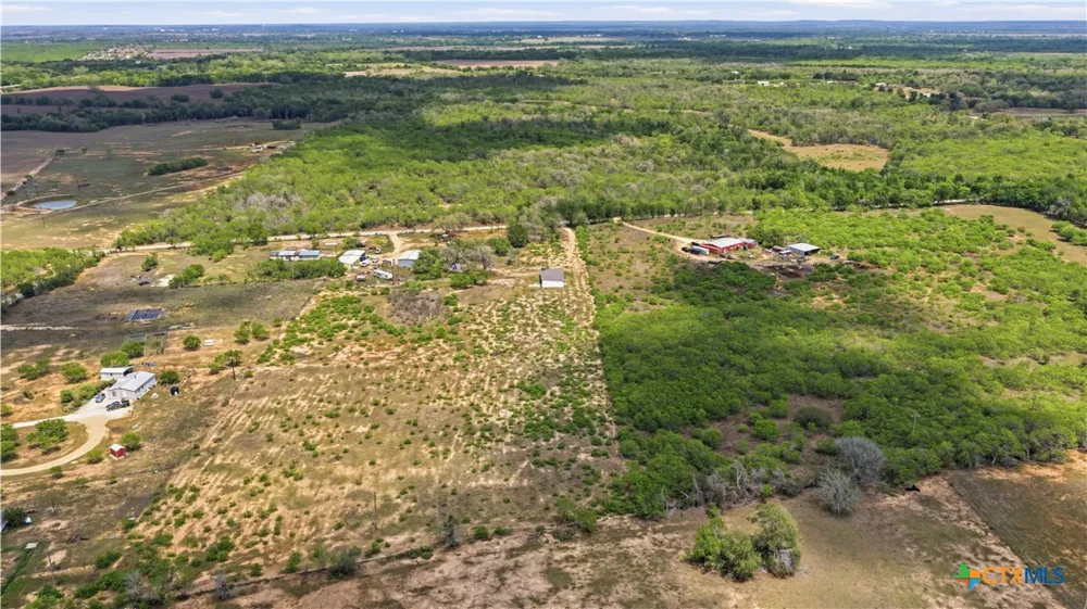 950 Highsmith Road Luling, TX 78648