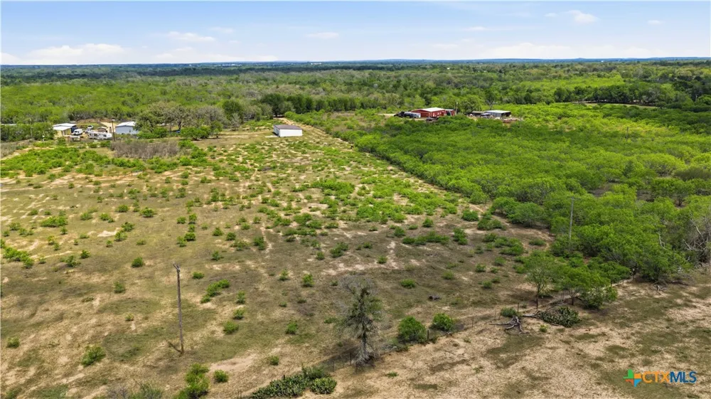 950 Highsmith Road Luling, TX 78648