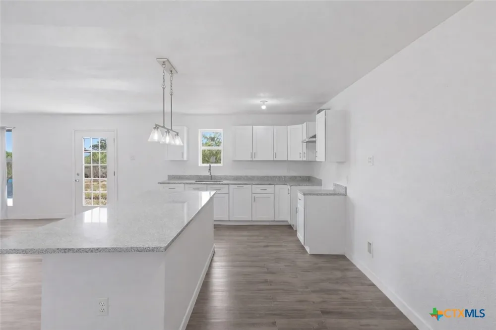 950 Highsmith Road Luling, TX 78648