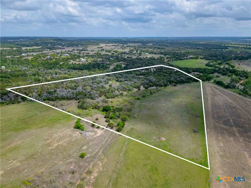 910 Abbey Road Liberty Hill, TX 78642