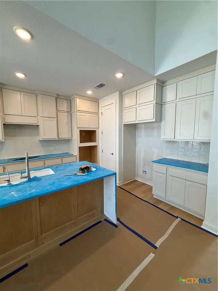 6305 Comanche Moon Trail Austin, TX 78747