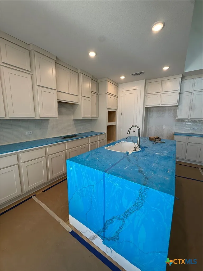 6305 Comanche Moon Trail Austin, TX 78747