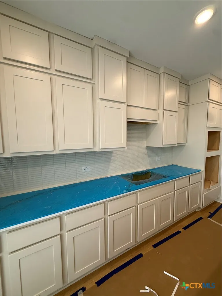 6305 Comanche Moon Trail Austin, TX 78747