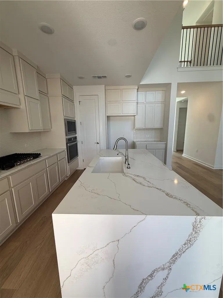 6305 Comanche Moon Trail Austin, TX 78747