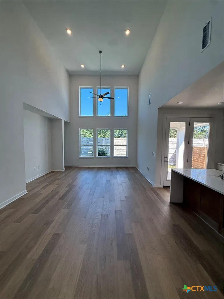 6305 Comanche Moon Trail Austin, TX 78747