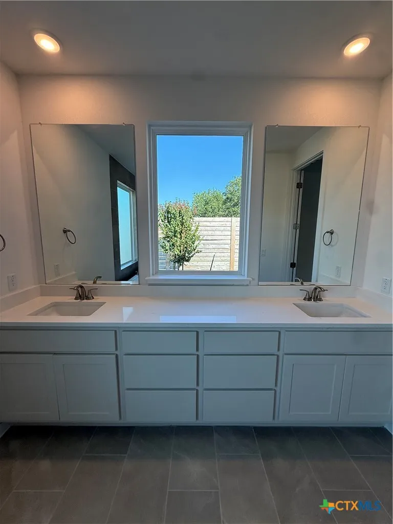 6305 Comanche Moon Trail Austin, TX 78747