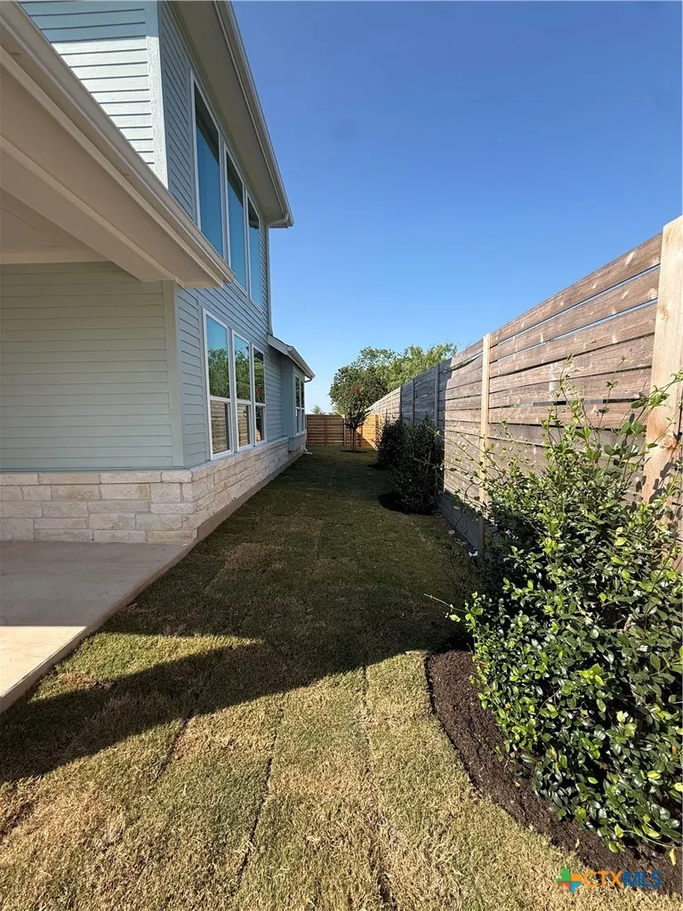 6305 Comanche Moon Trail Austin, TX 78747
