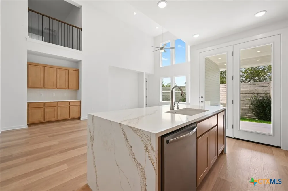 6305 Comanche Moon Trail Austin, TX 78747
