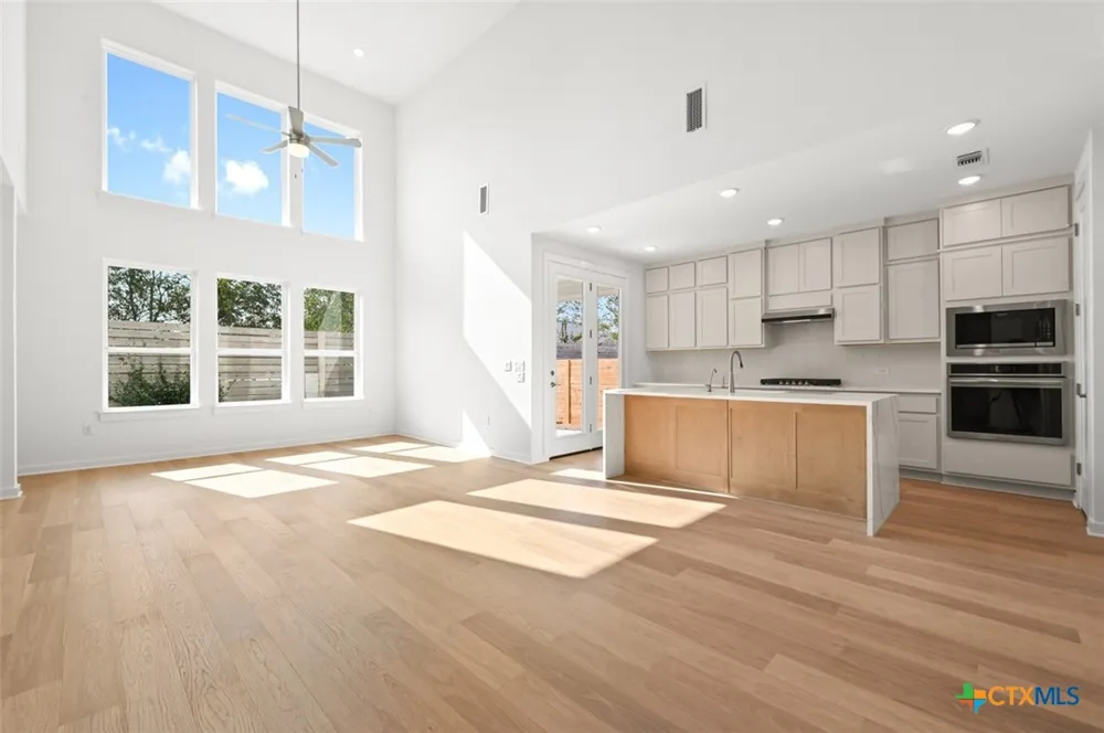6305 Comanche Moon Trail Austin, TX 78747