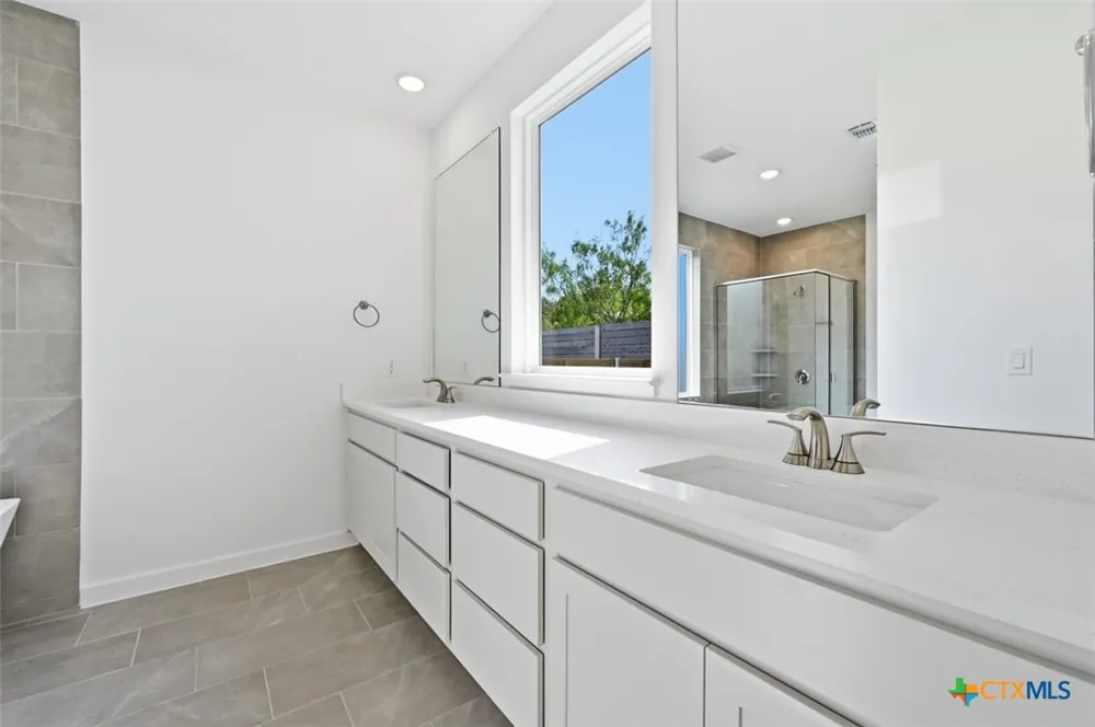 6305 Comanche Moon Trail Austin, TX 78747