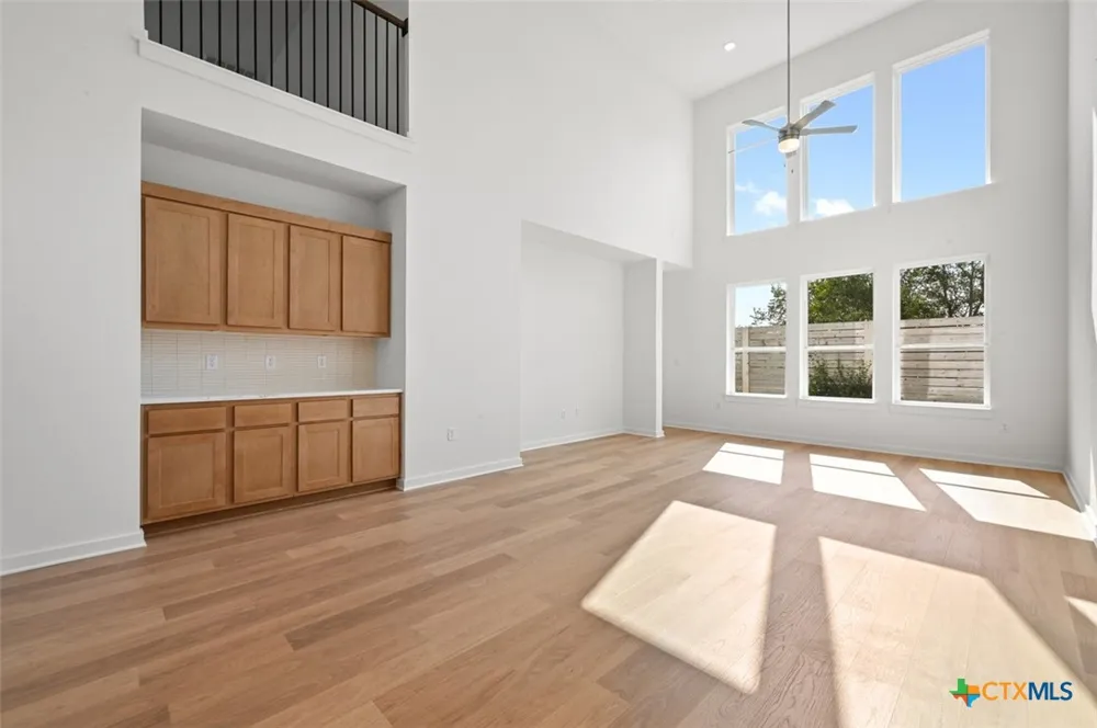 6305 Comanche Moon Trail Austin, TX 78747